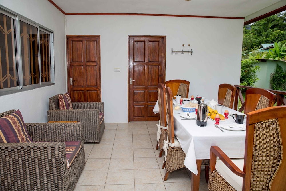 The Orchard Self-Catering Villa 36/50