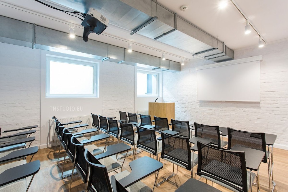 Smart Hotel Garnizon 30/35