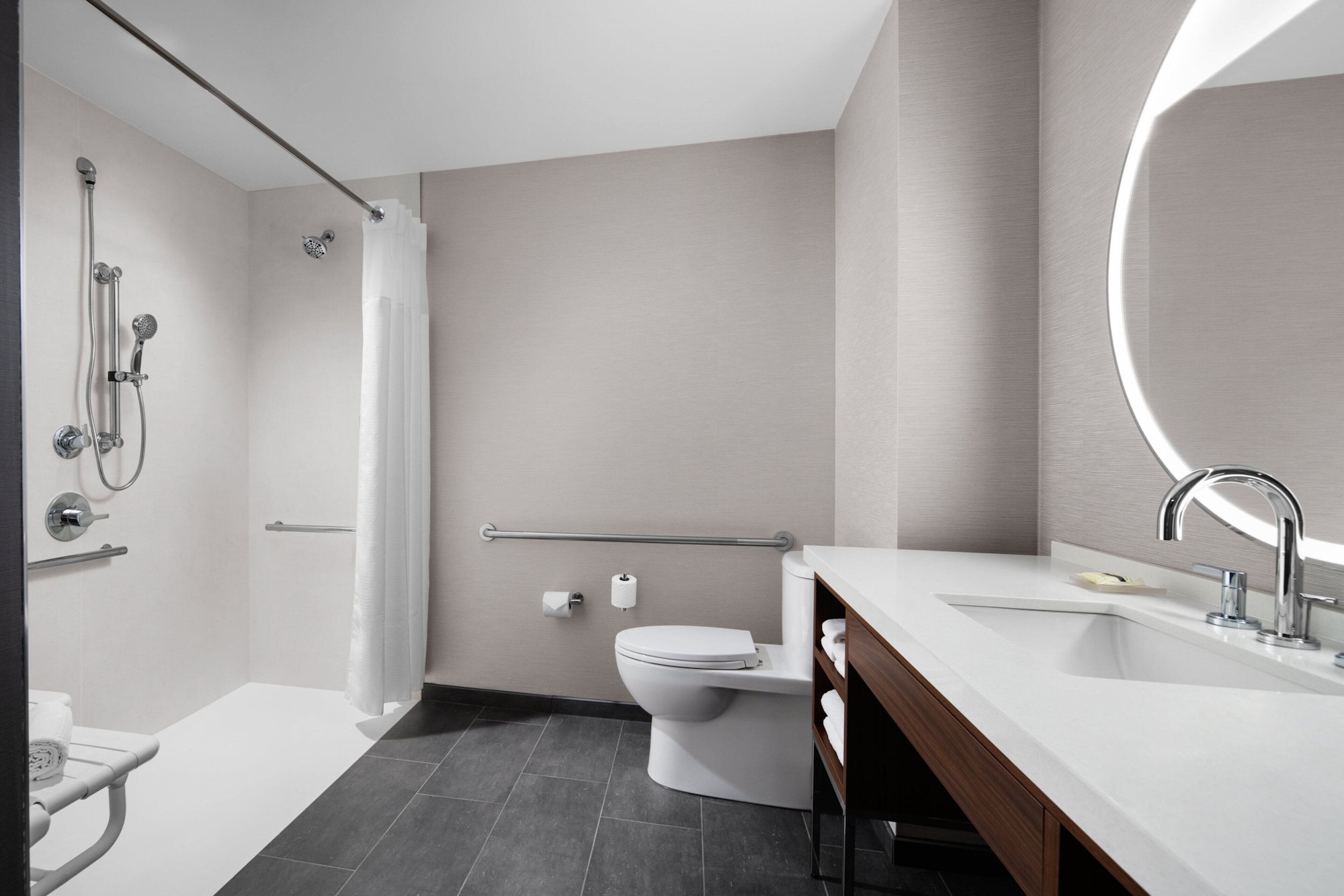 غرفة بسريرين كوين، Courtyard by Marriott Calgary Downtown 3/3