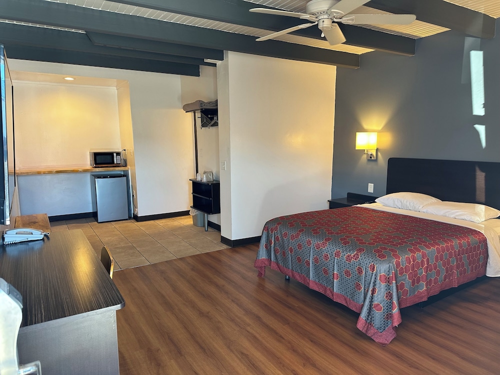 Motel6 Sullivan MO 4/22