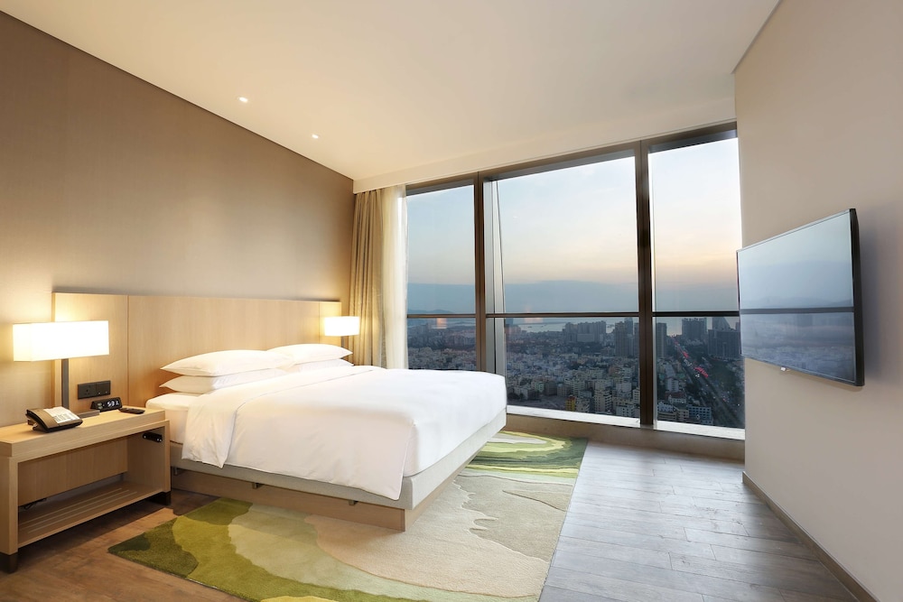 Hyatt Place Sanya City Center 21/62