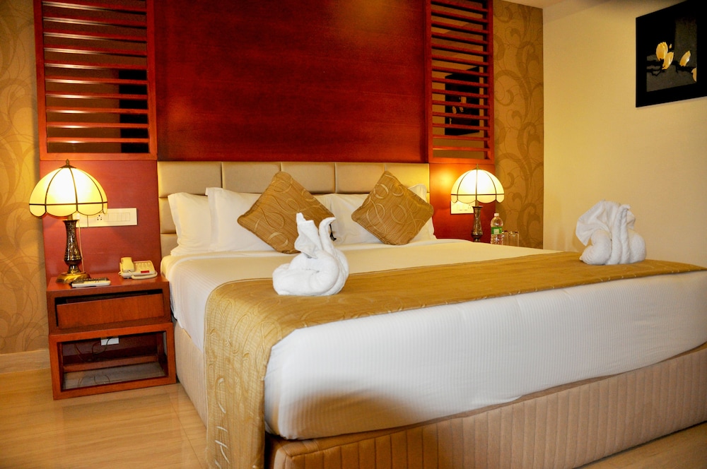 Lake Palace Hotel Trivandrum 12/44