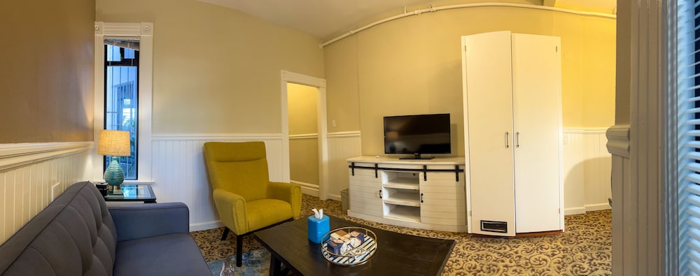 City Center Inn and Suites 65/65