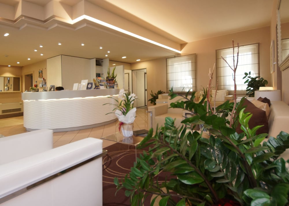 Hotel Dori 12/36