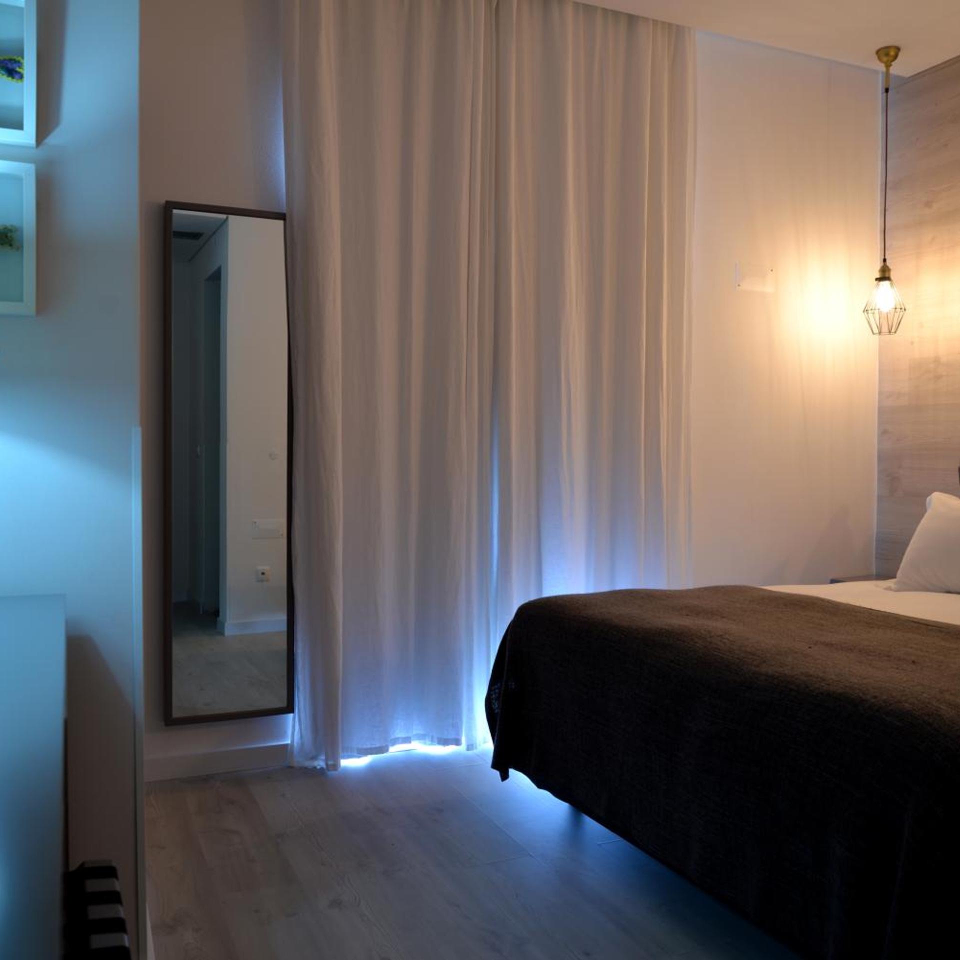 Room, Double Bed, Lateral Side Sea View, Balcony 6/6