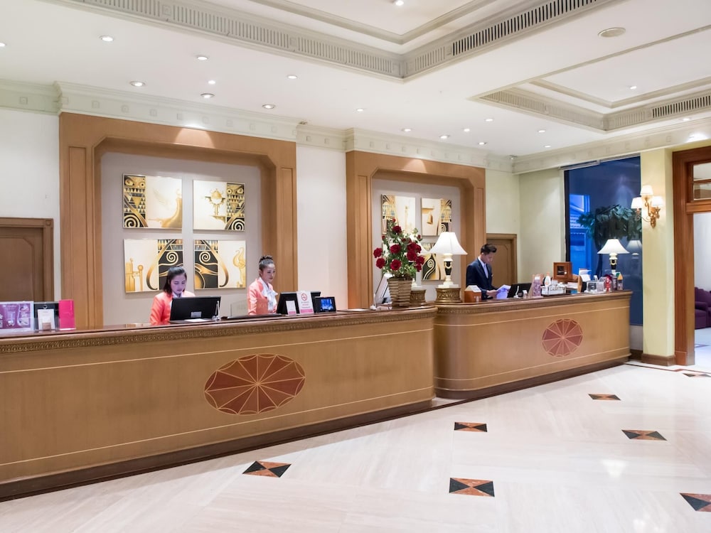 Palazzo Bangkok Hotel 10/55