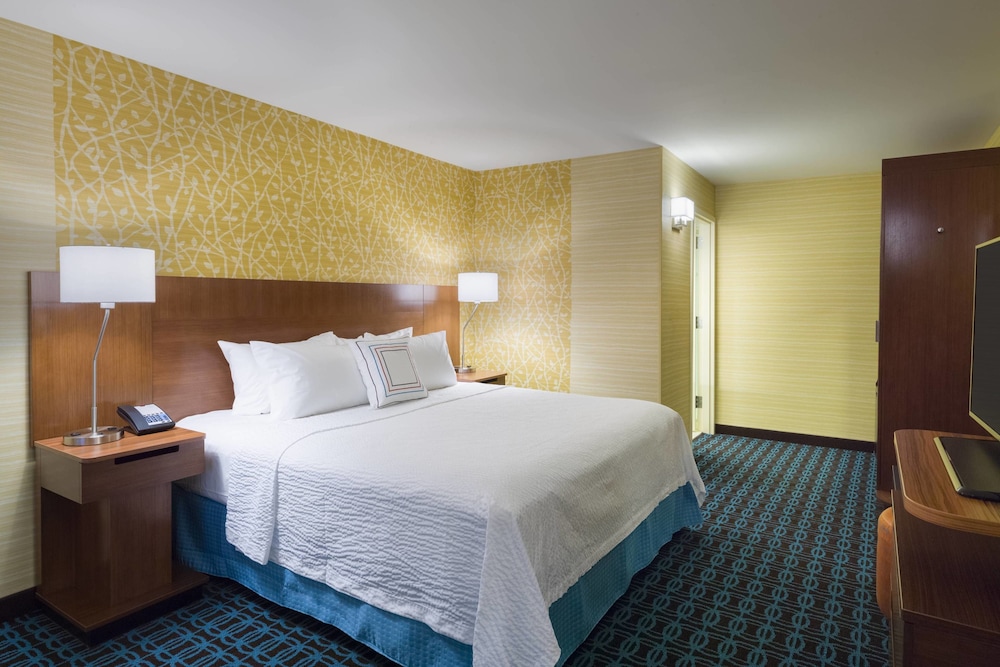 Fairfield Inn Suites By Marriott Paramus 7/47