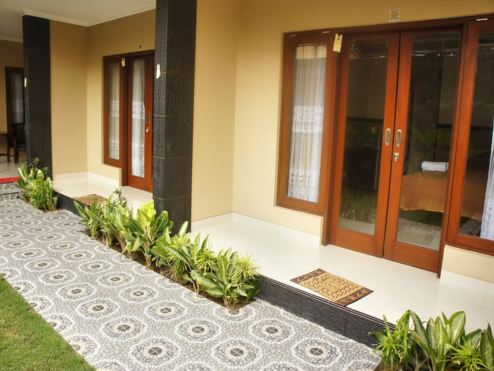 Rena Segara House 8/50