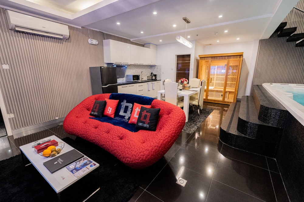 Luks Lofts Hotel & Residences 38/50