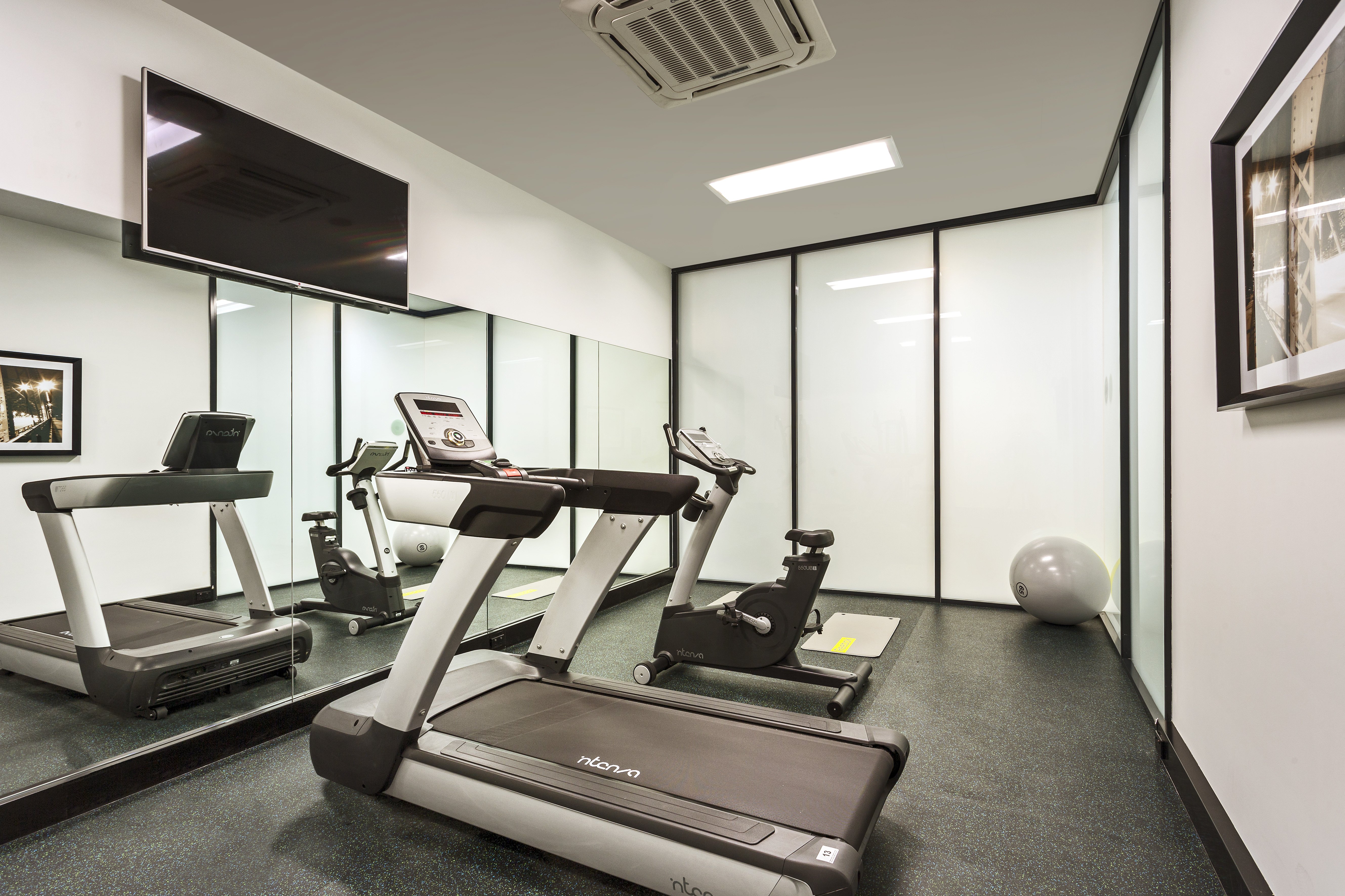 QUEST WOOLLOONGABBA 14/27