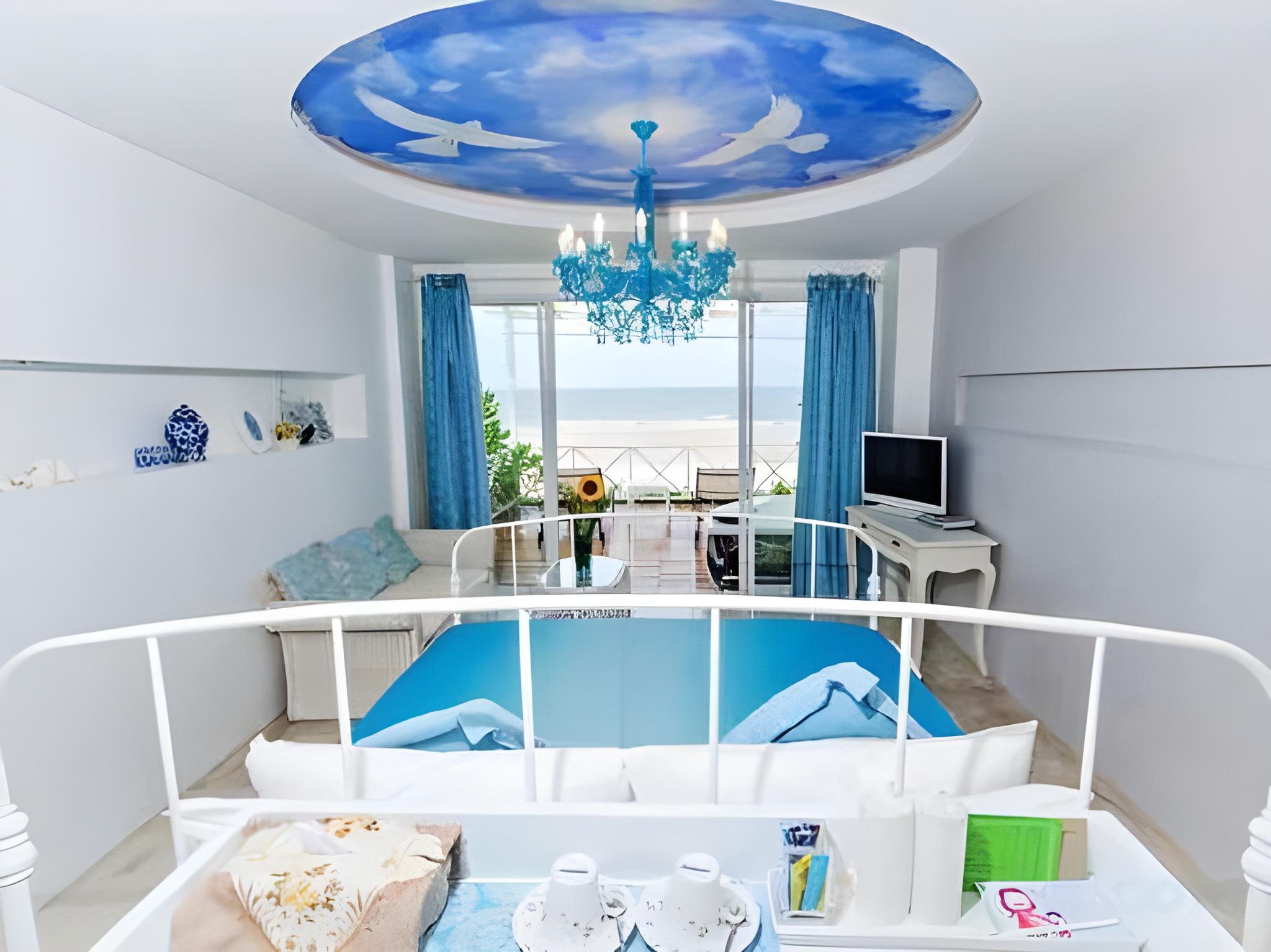 Blue, White, Suite