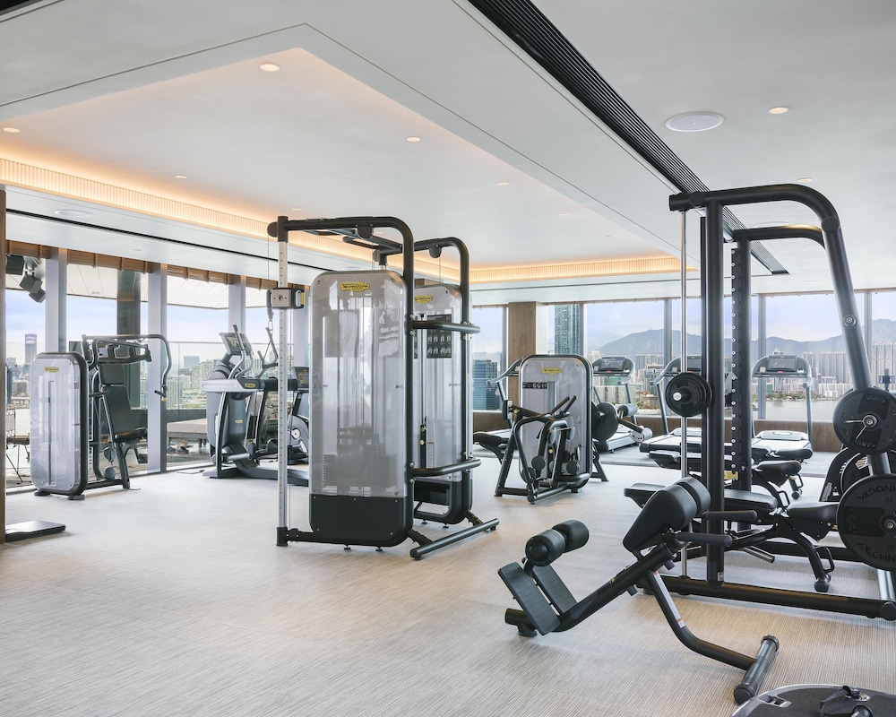 Hyatt Centric Victoria Harbour 35/70