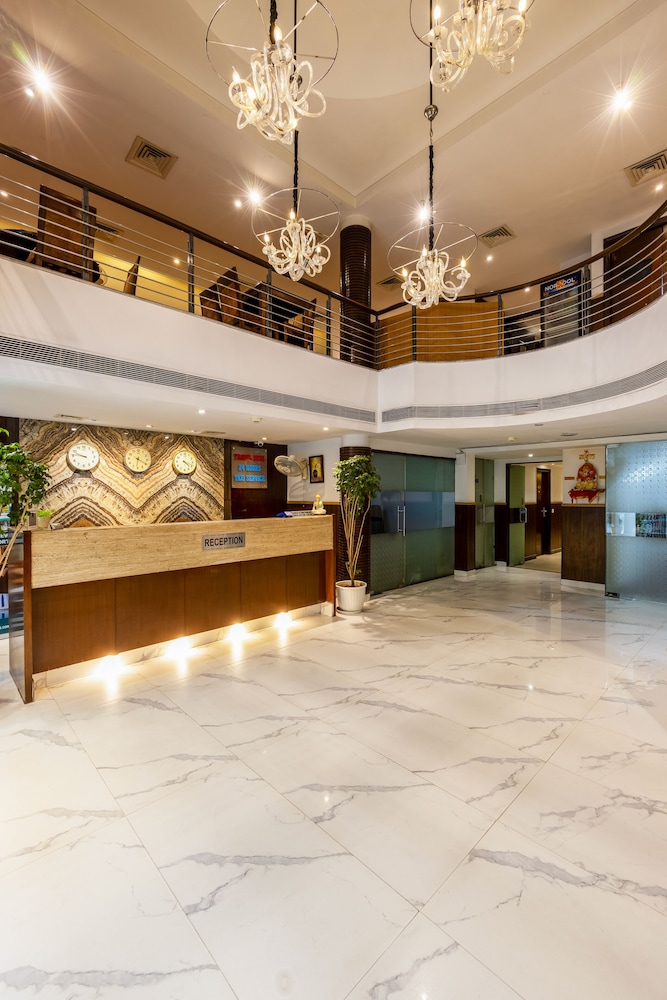 Hotel Arch Plaza 12/58