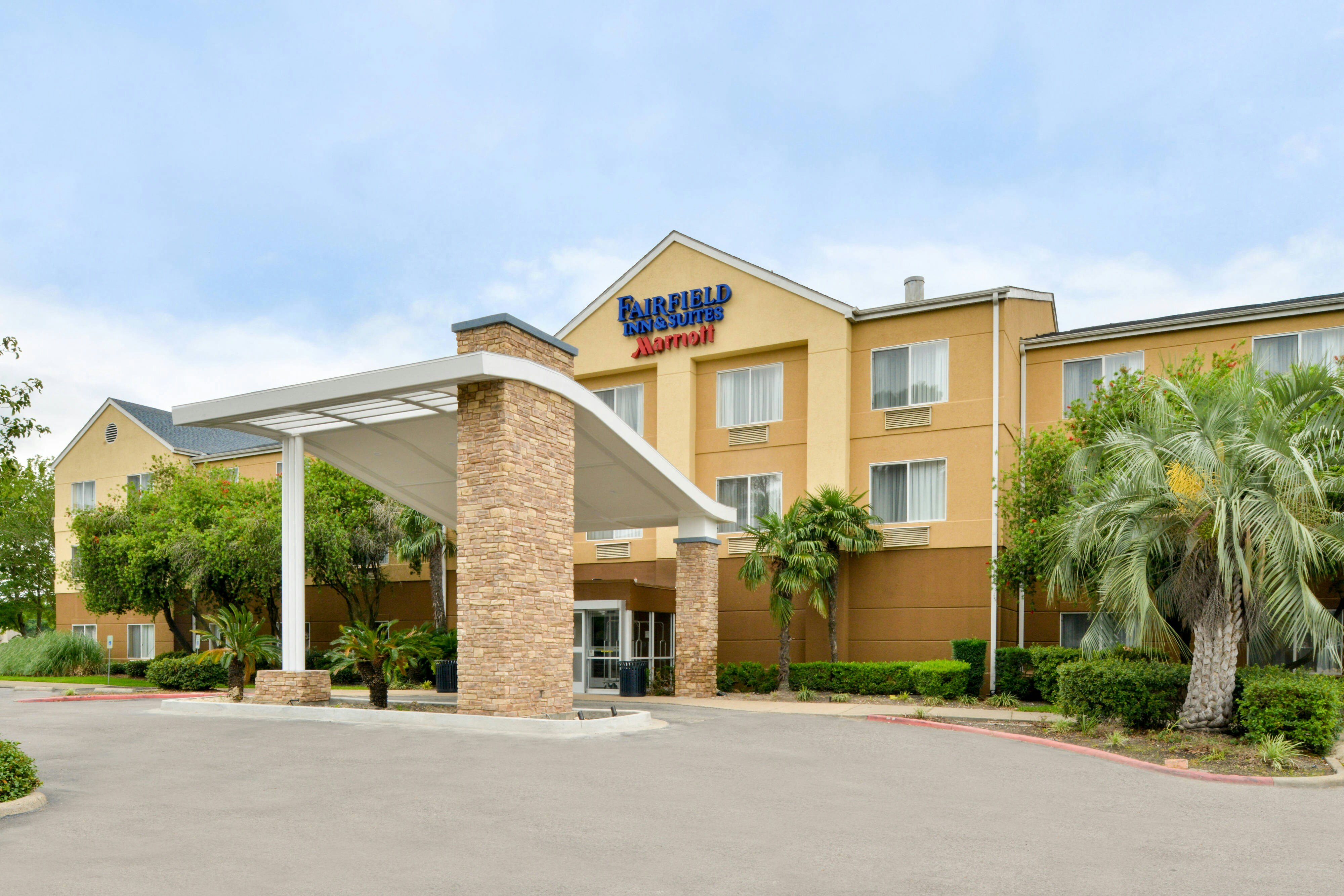 Fairfield Inn and Suites Beaumont 1/25