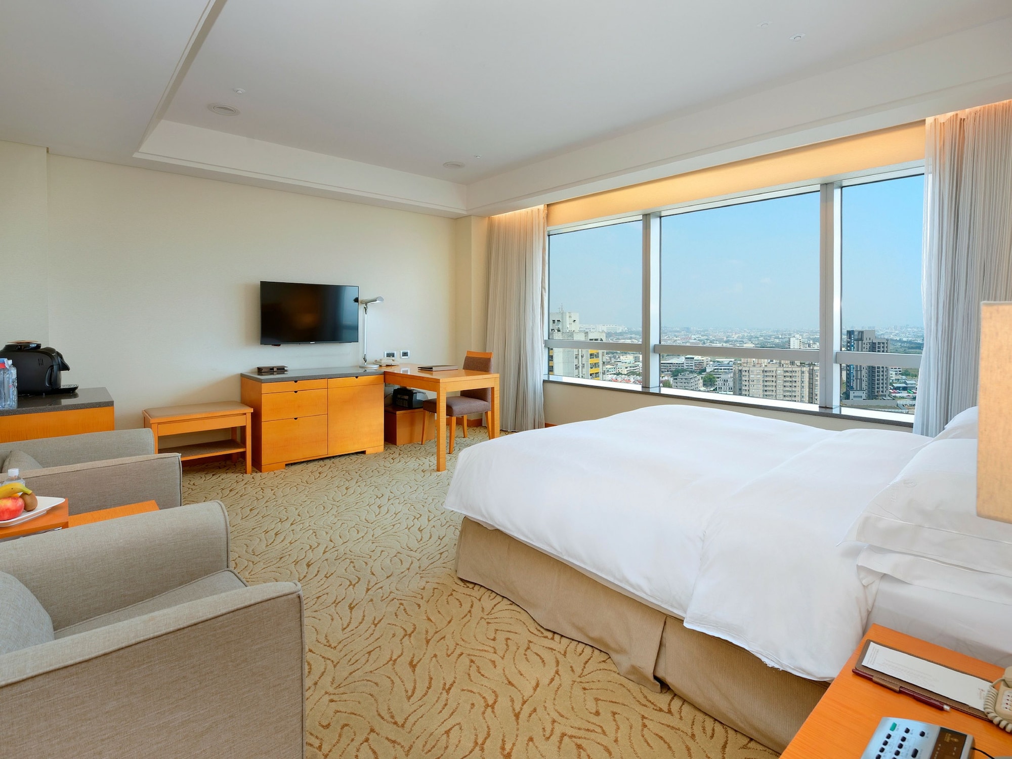 BUSINESS, KING BED