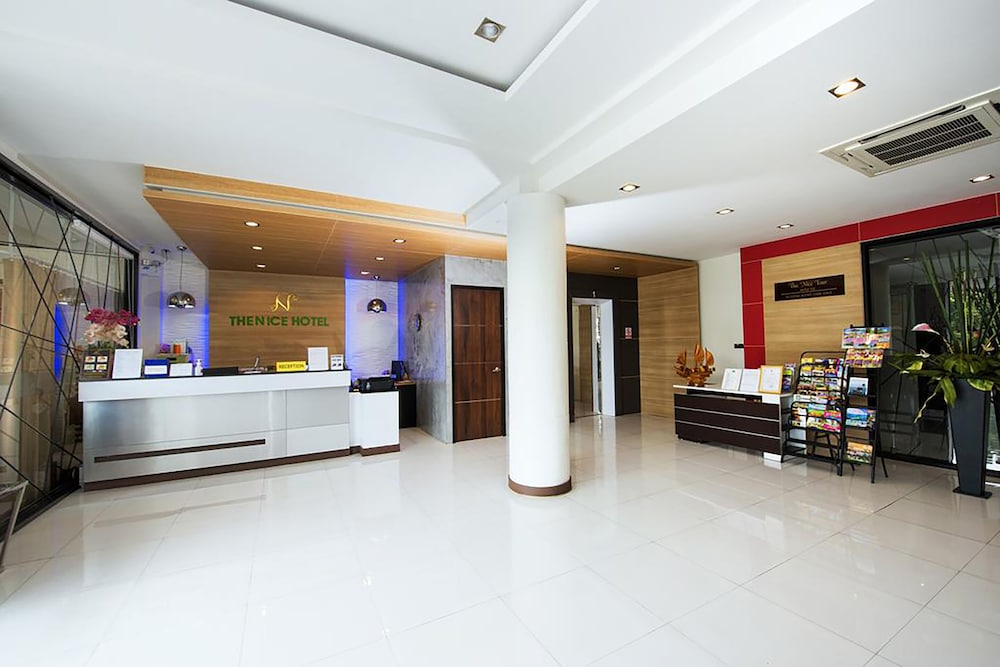 The Nice Hotel 8/49
