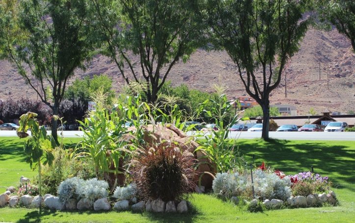 Moab Valley Inn 61/65