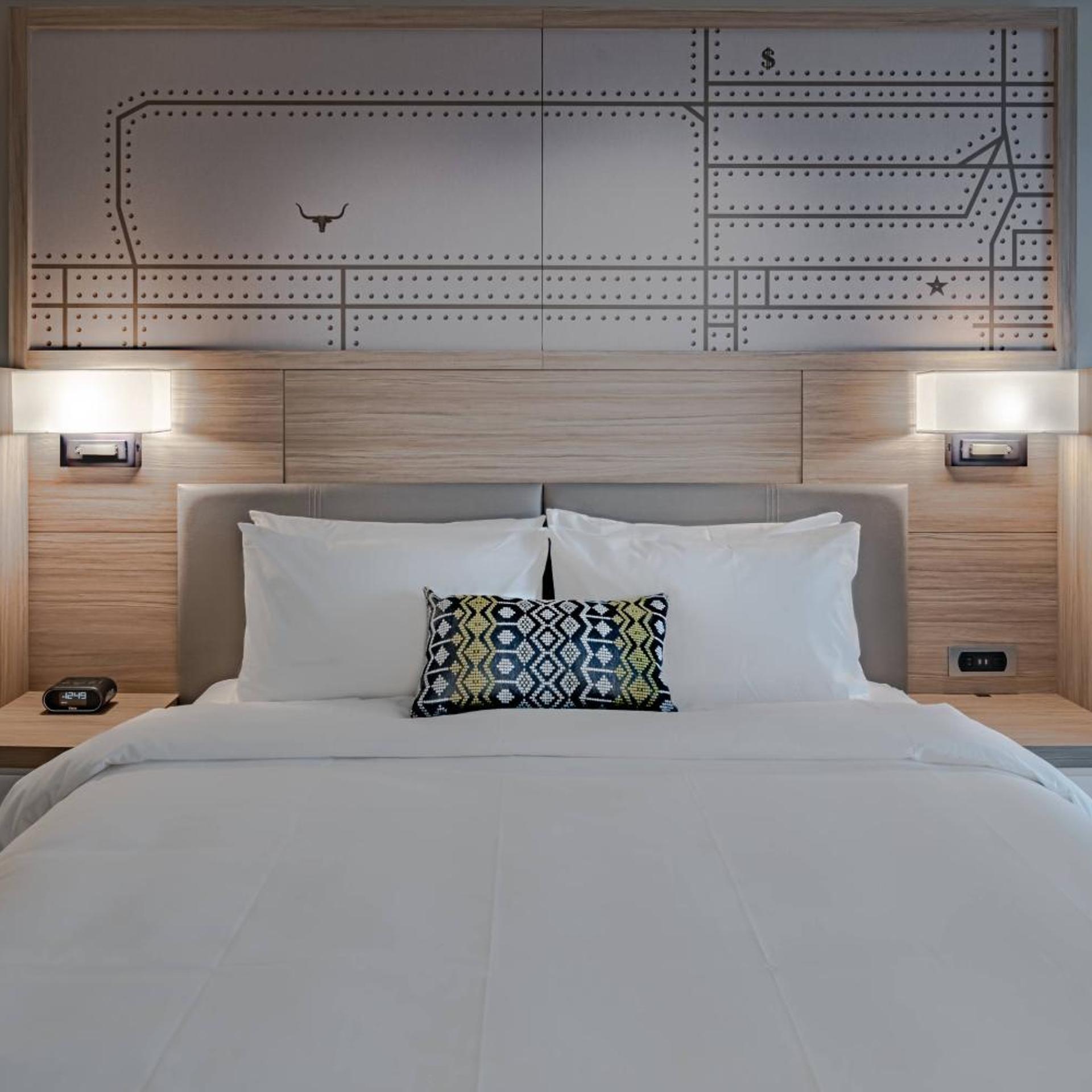 Conference, Suite, King Bed, City View, Sofa, Balcony