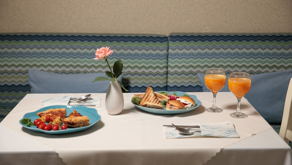 Iria Beach art hotel 55/69