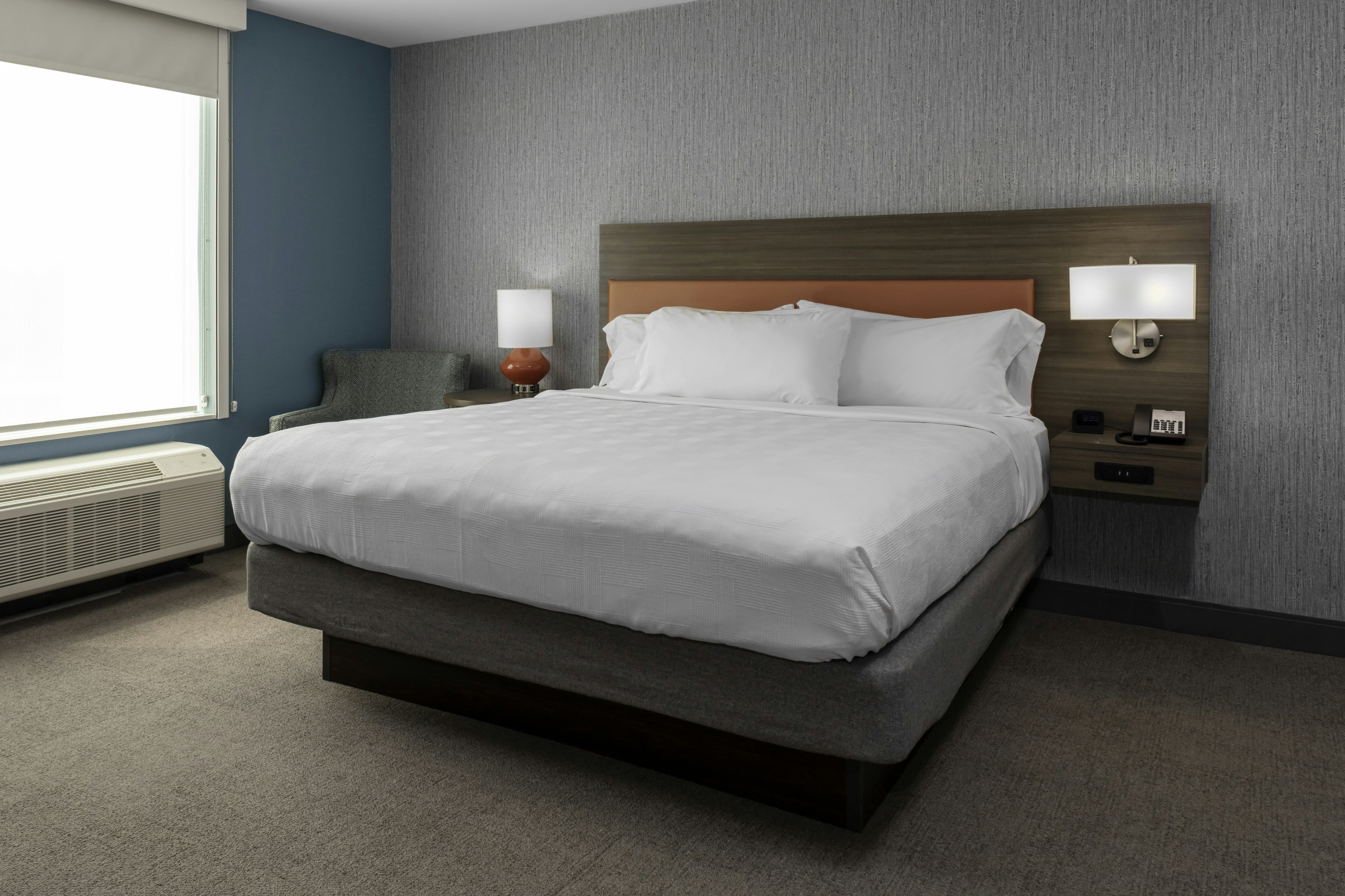 1 BEDROOM, SUITE, KING BED