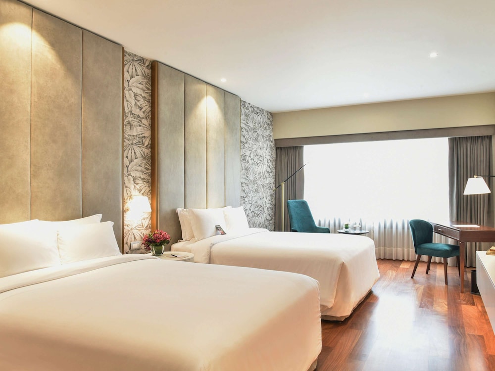 DELUXE, 2 DOUBLE BEDS