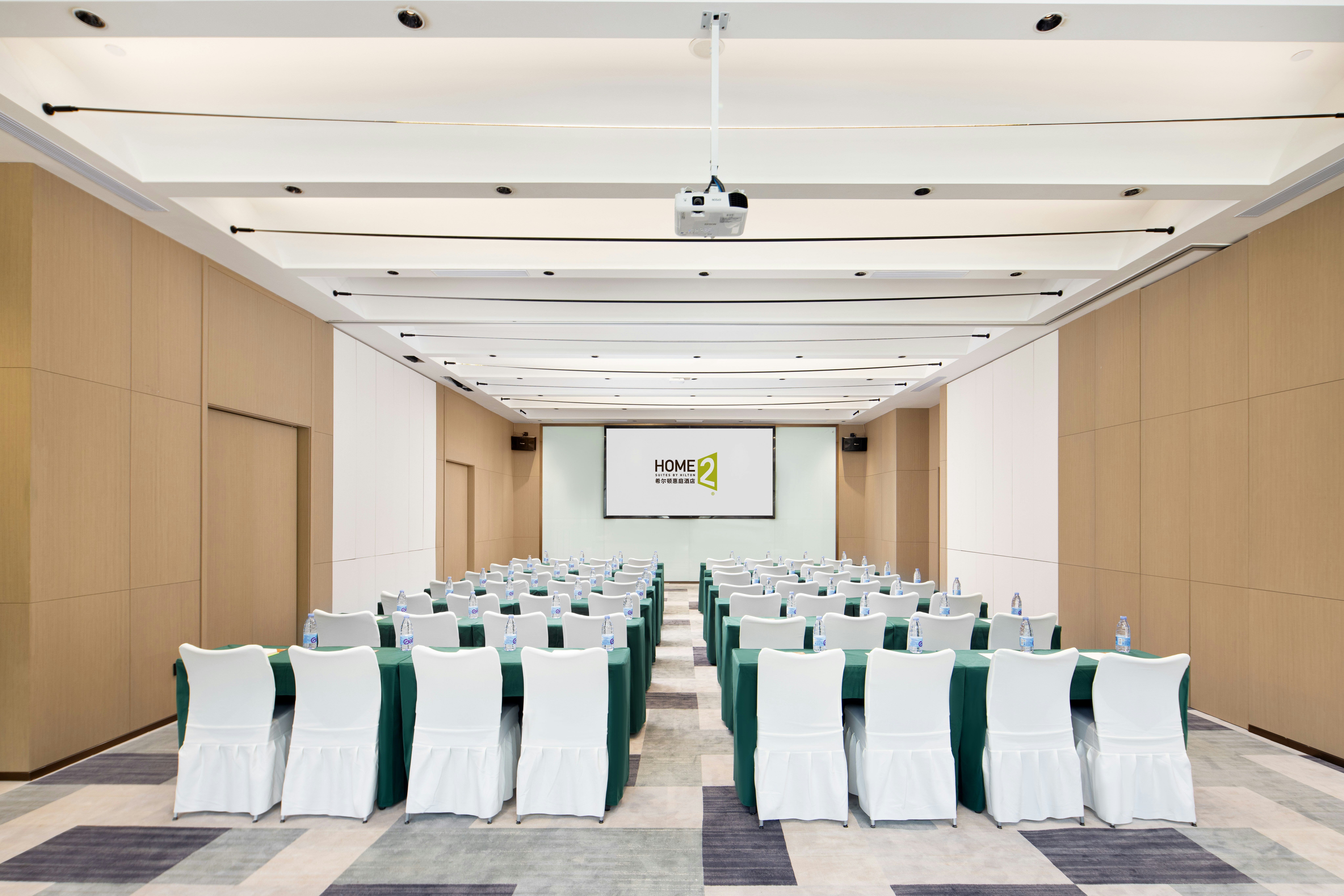 HOME2 SUITES BY HILTON XingWen YiBin 31/32