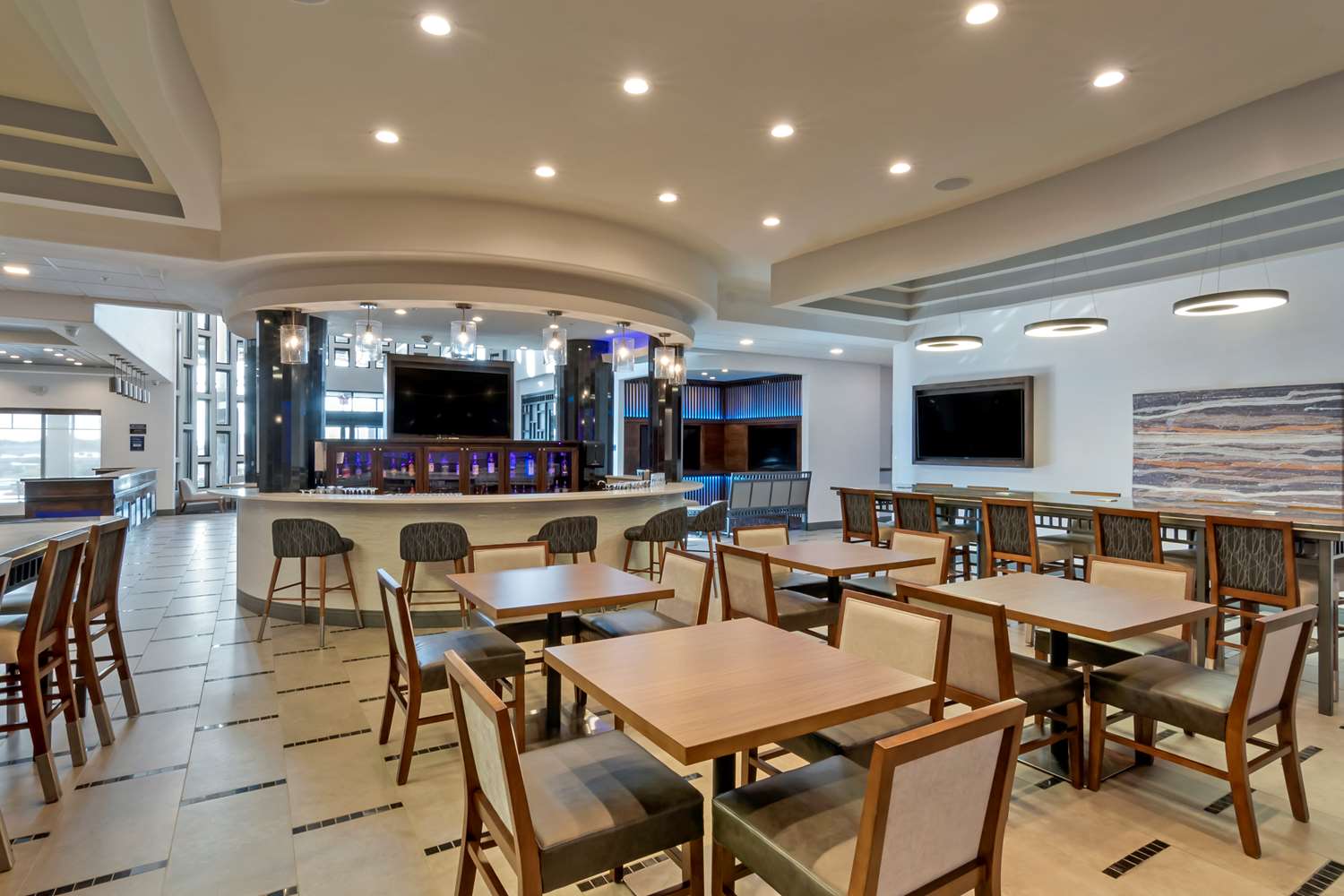 Best Western Premier Liberty Inn & Suites 44/48