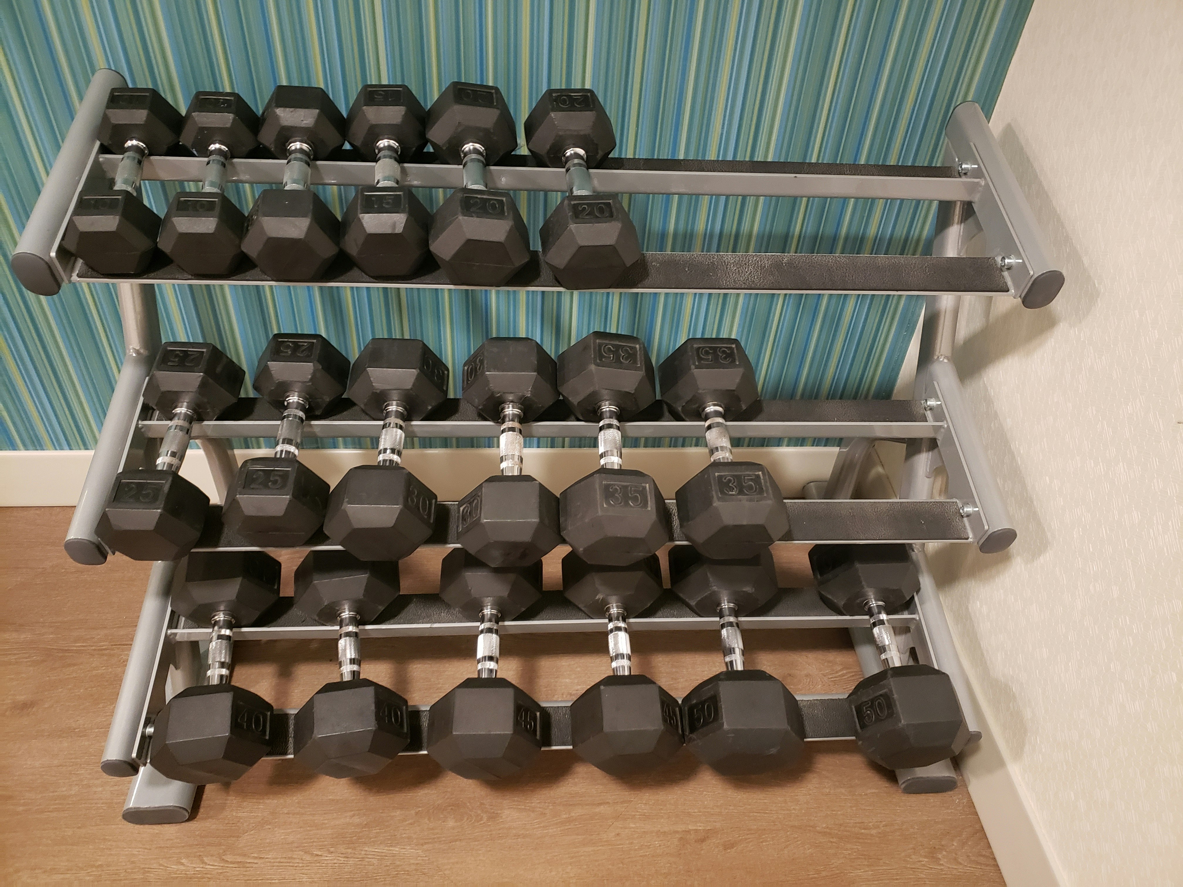 Holiday Inn Express Pittsburgh-North(Harmarville) 38/50