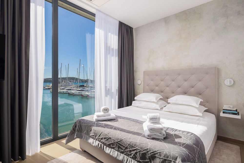 Marina Baotic Apartments 14/50