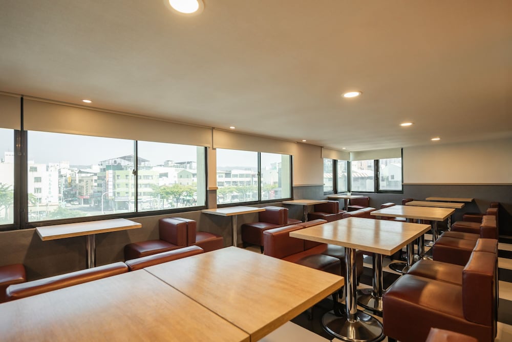 Kindness Hotel Yuanlin 40/50