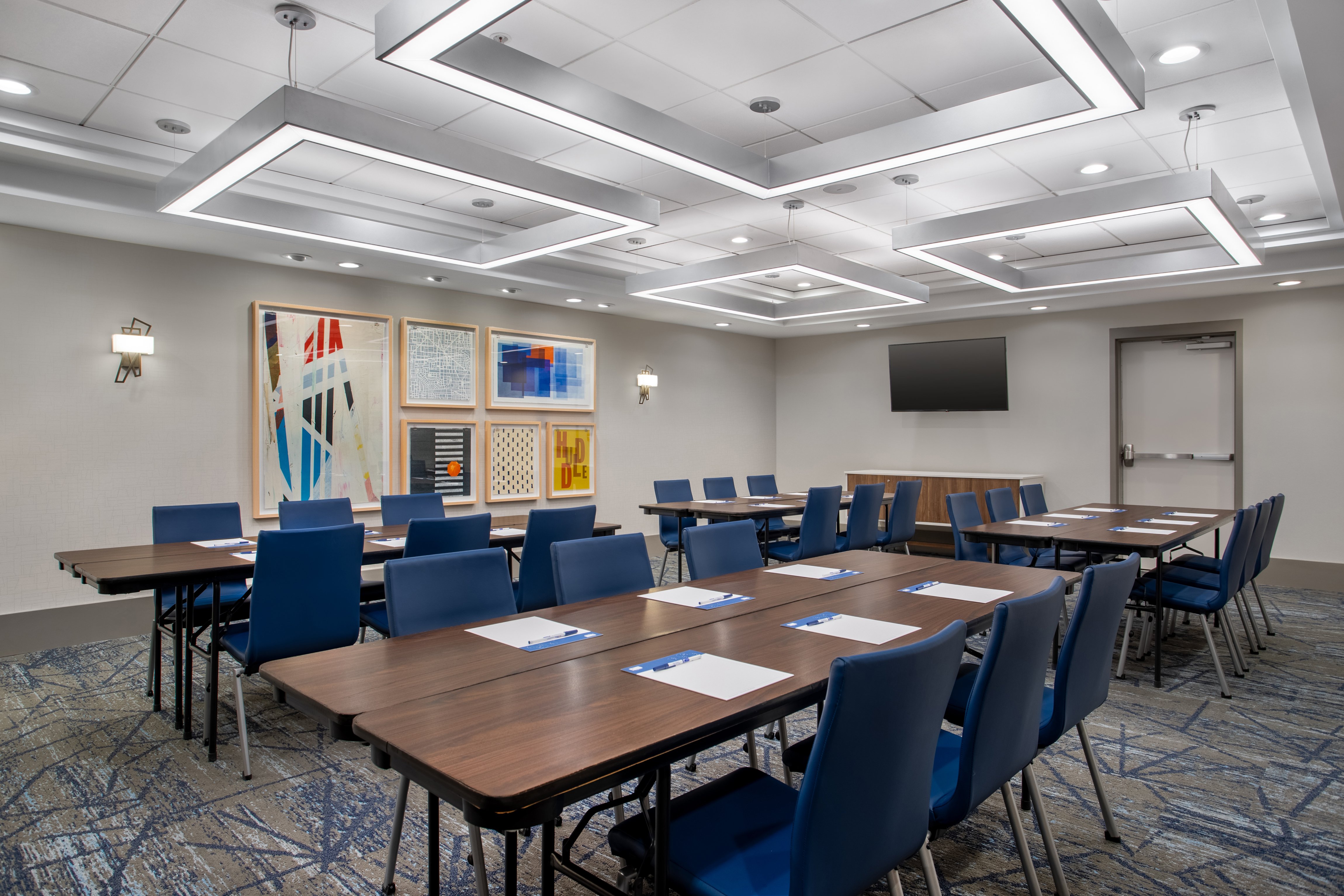 Holiday Inn Express Hotel and Suites Terre Haute 62/73