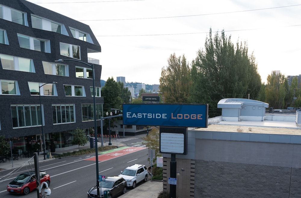 Eastside Lodge 51/60