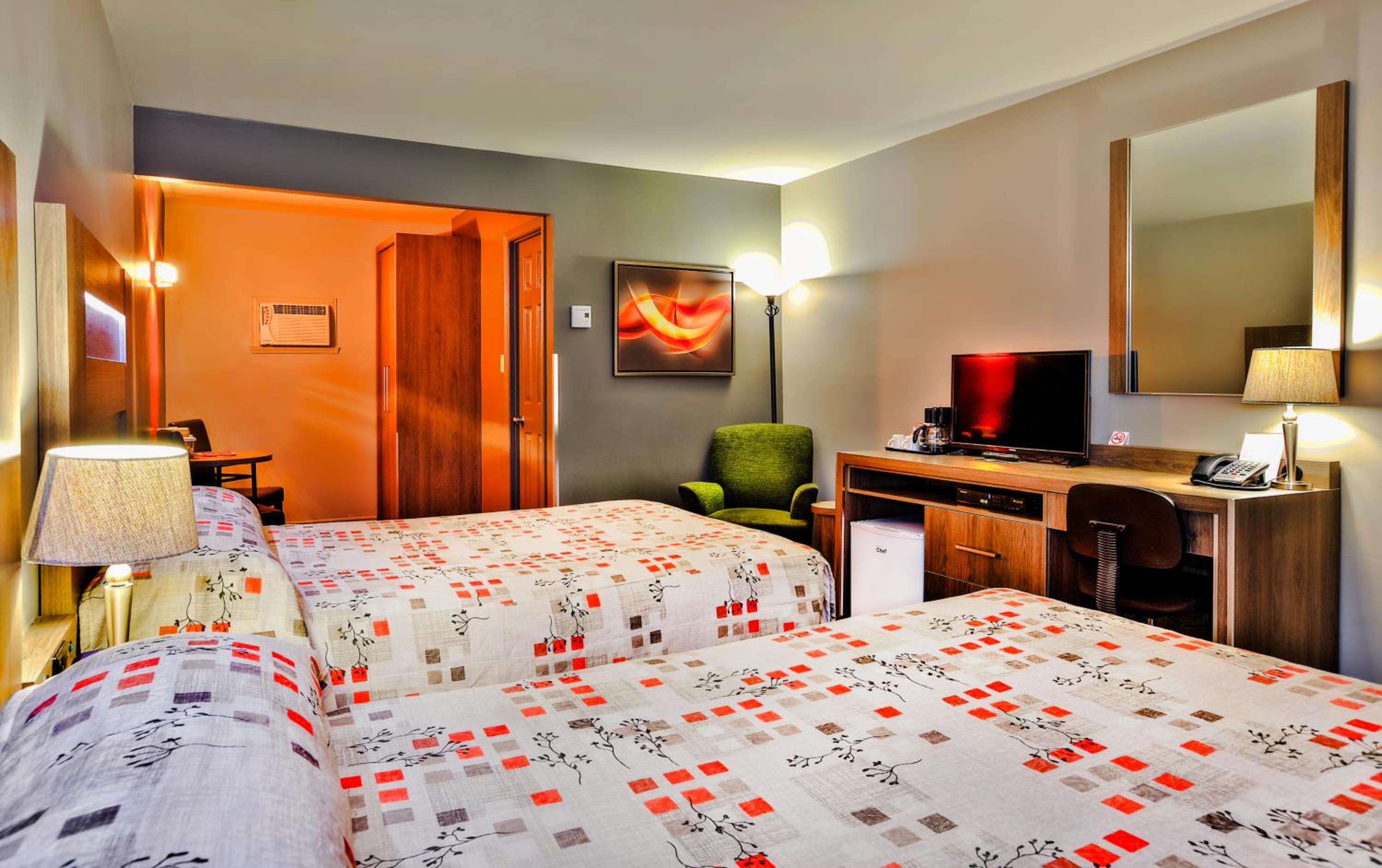 Standard, 2 Double Beds