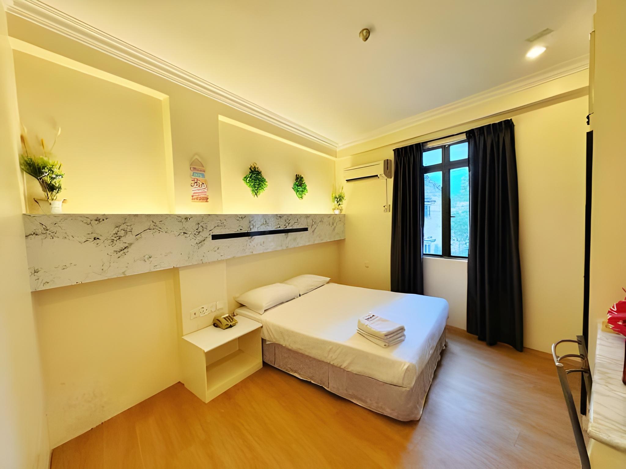 Boutique, Queen Bed