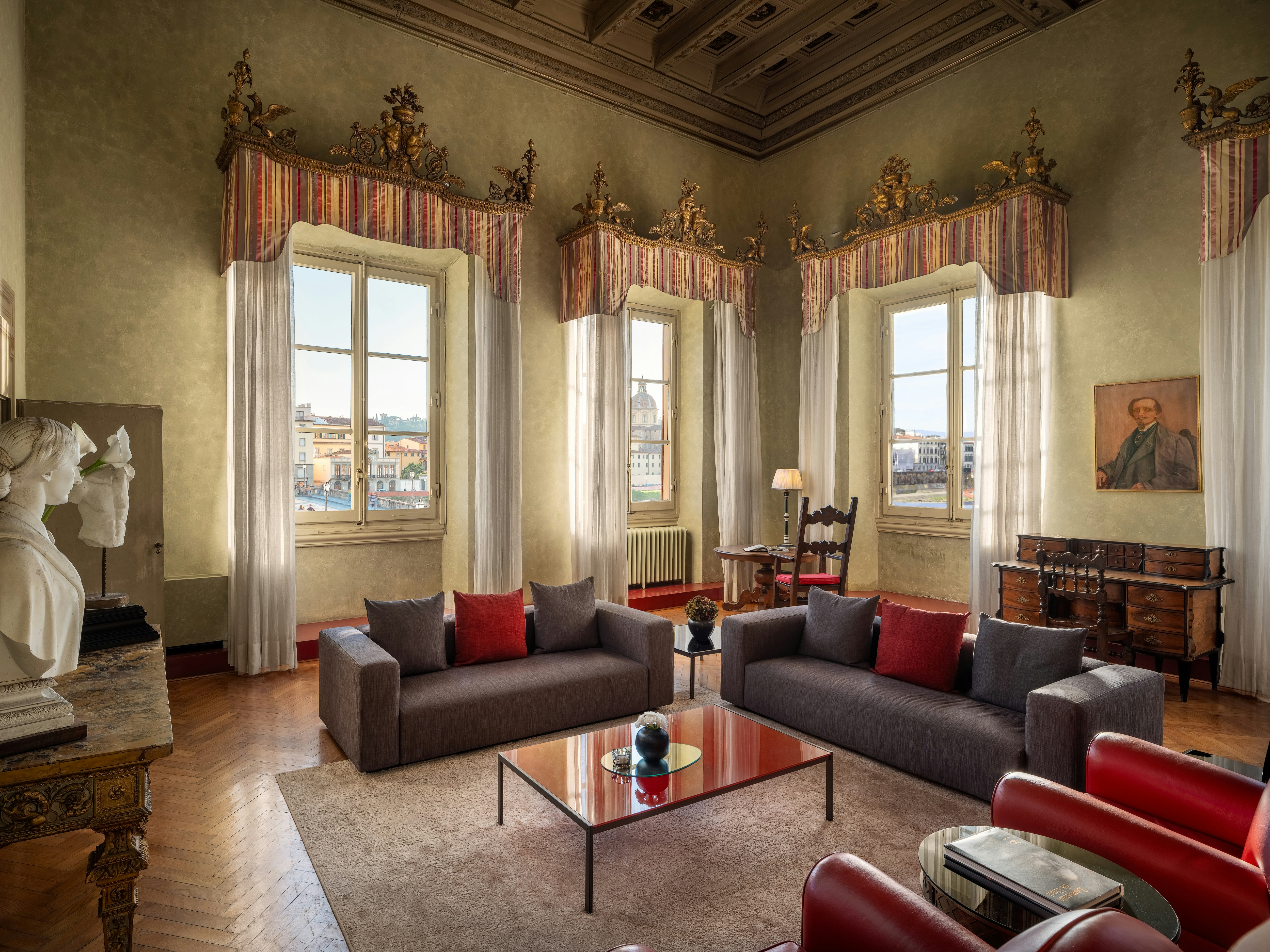 Leone Blue Suites 22/44