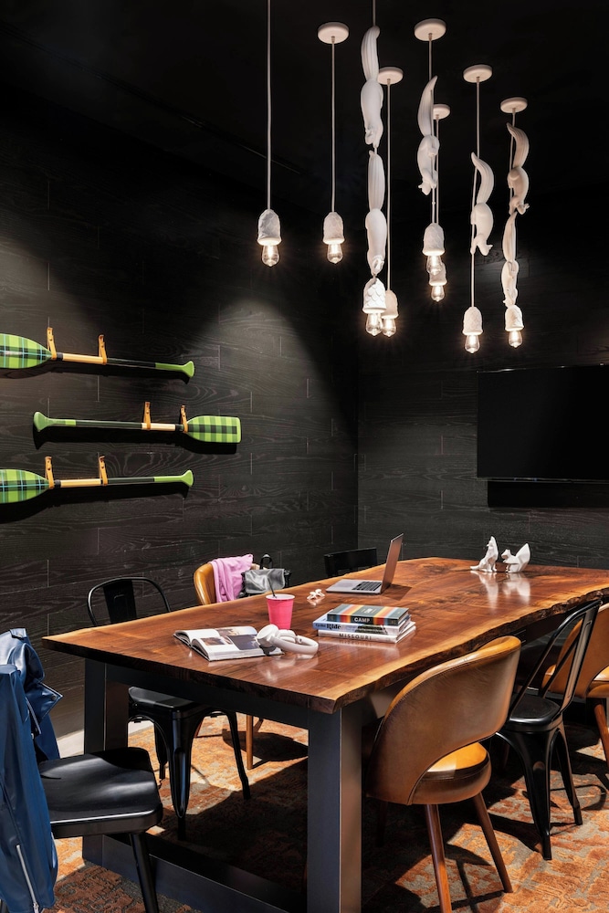 Moxy Springfield Downtown 44/55