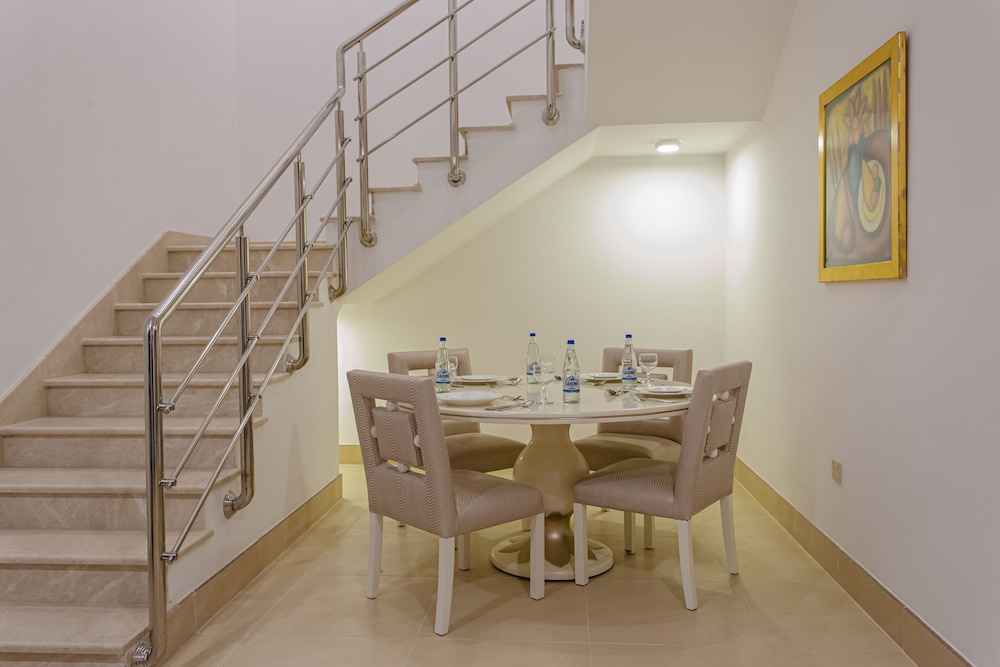 فندق سروات بارك الرياض(Sarwat Park Hotel Riyadh) 15/18
