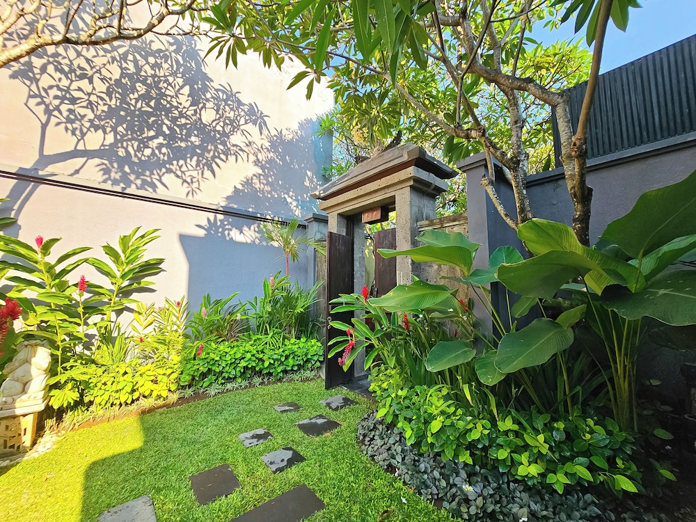 Seminyak Icon 65/70