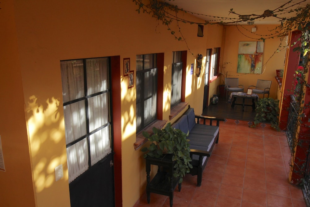 Casa Mia Suites 2/72