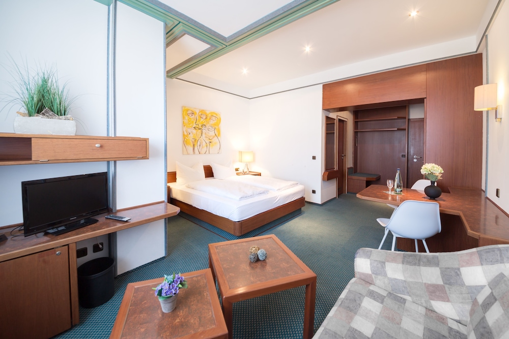Best Living Hotel Arotel 32/67