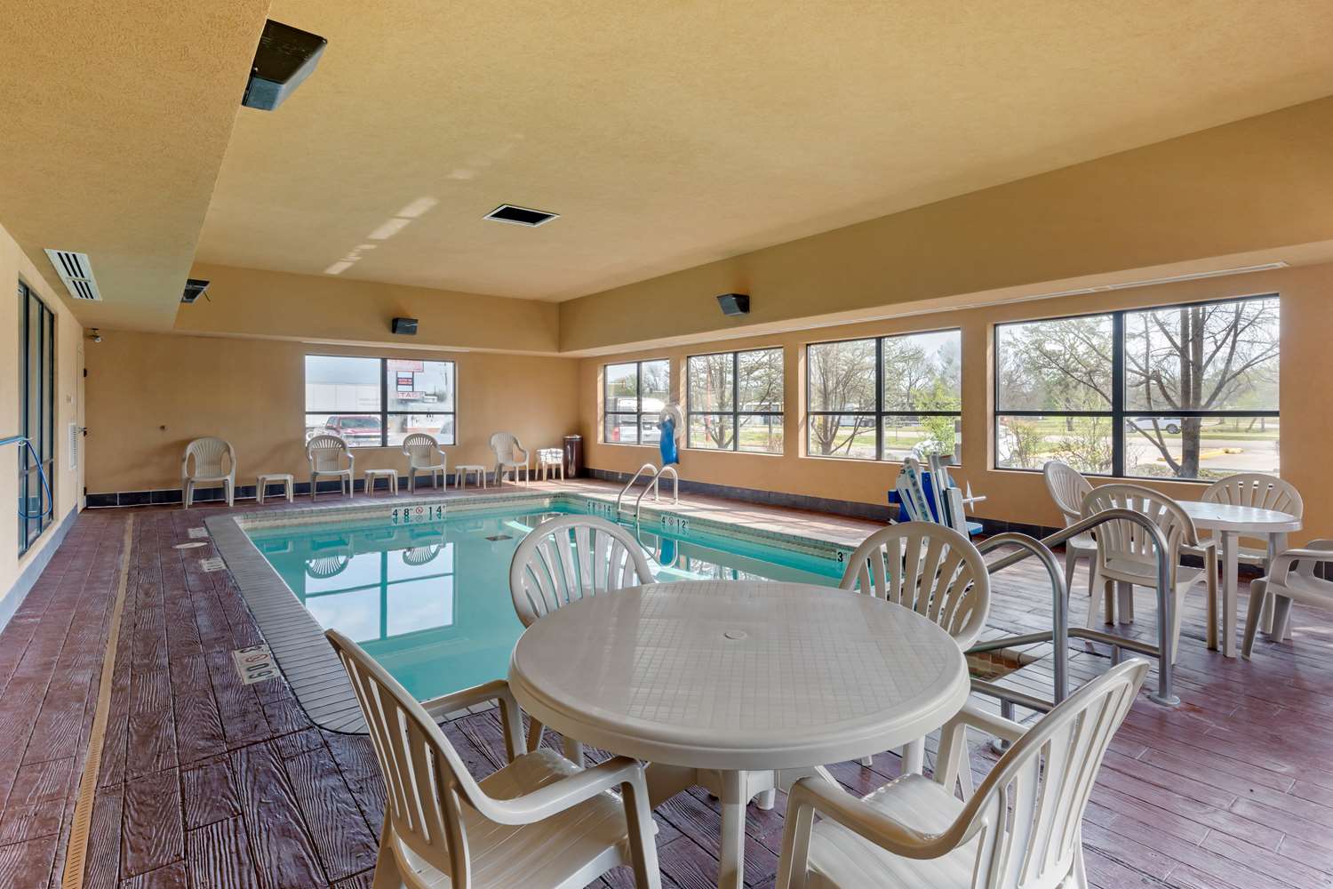 Best Western Seminole Inn & Suites 22/36