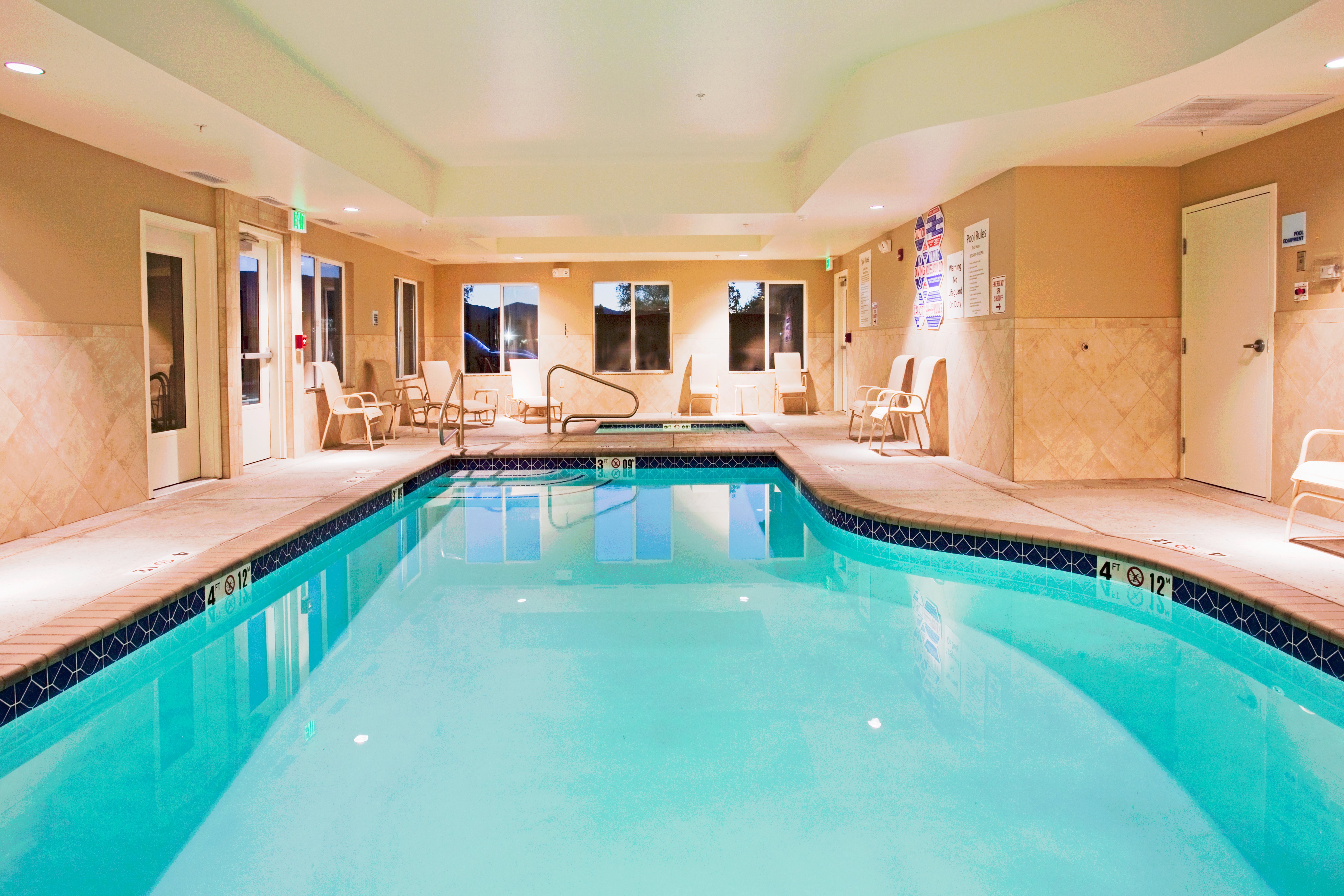 Holiday Inn Express Hotel Suites Reno Airport 30/51