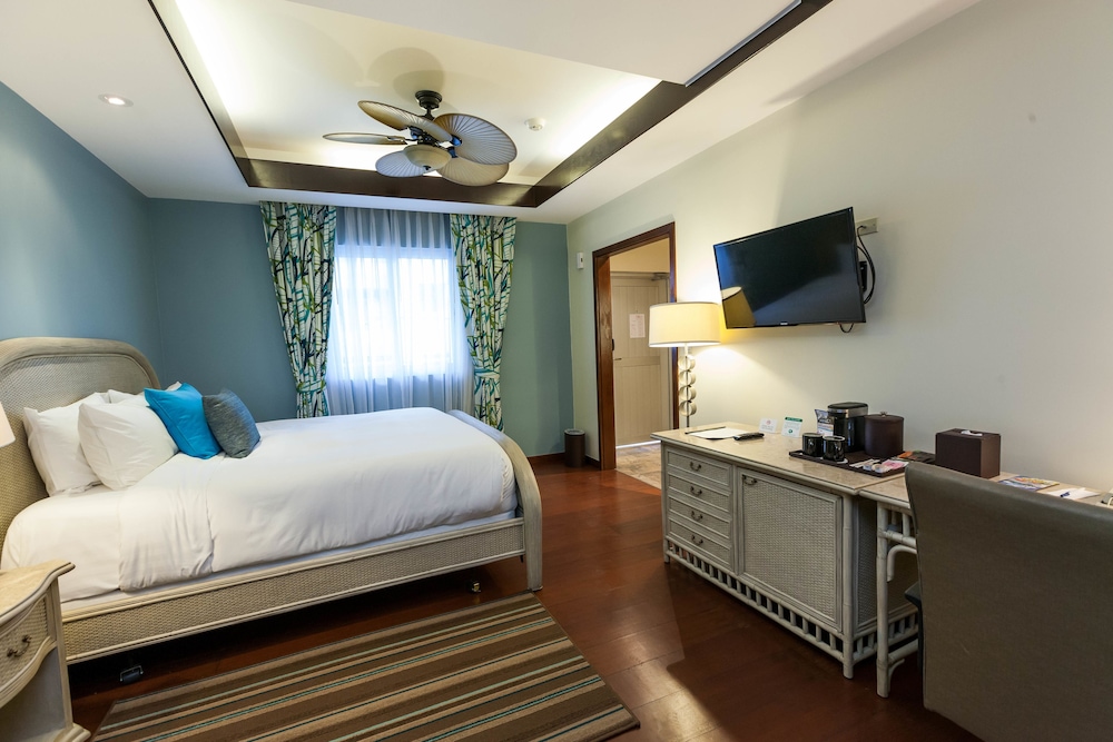 Surfrider Resort Hotel 34/79