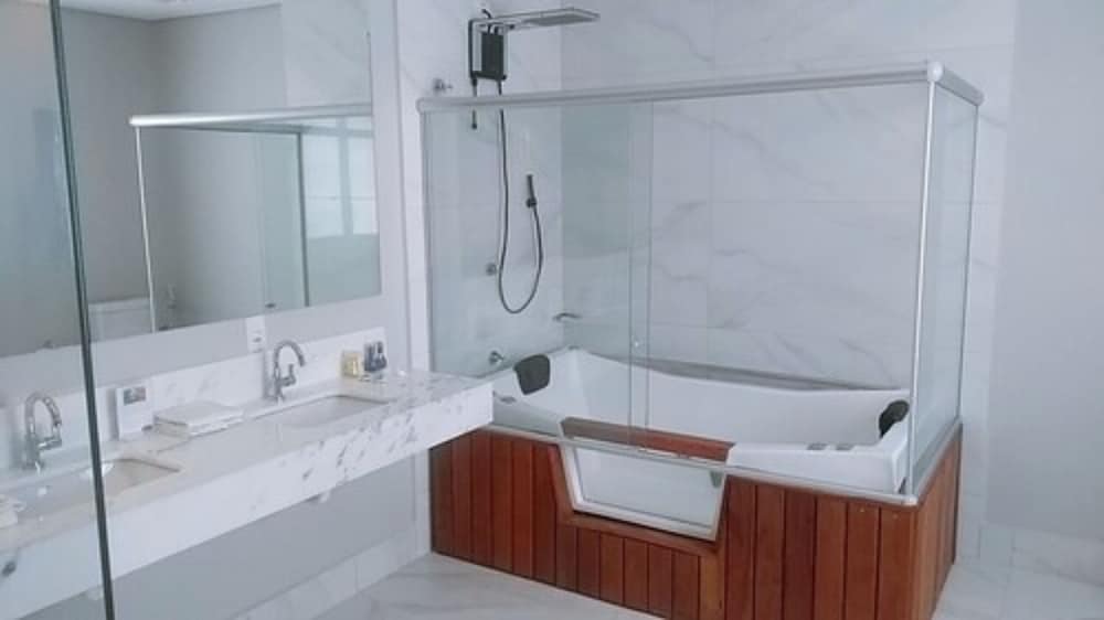 Class Hotel 14/69