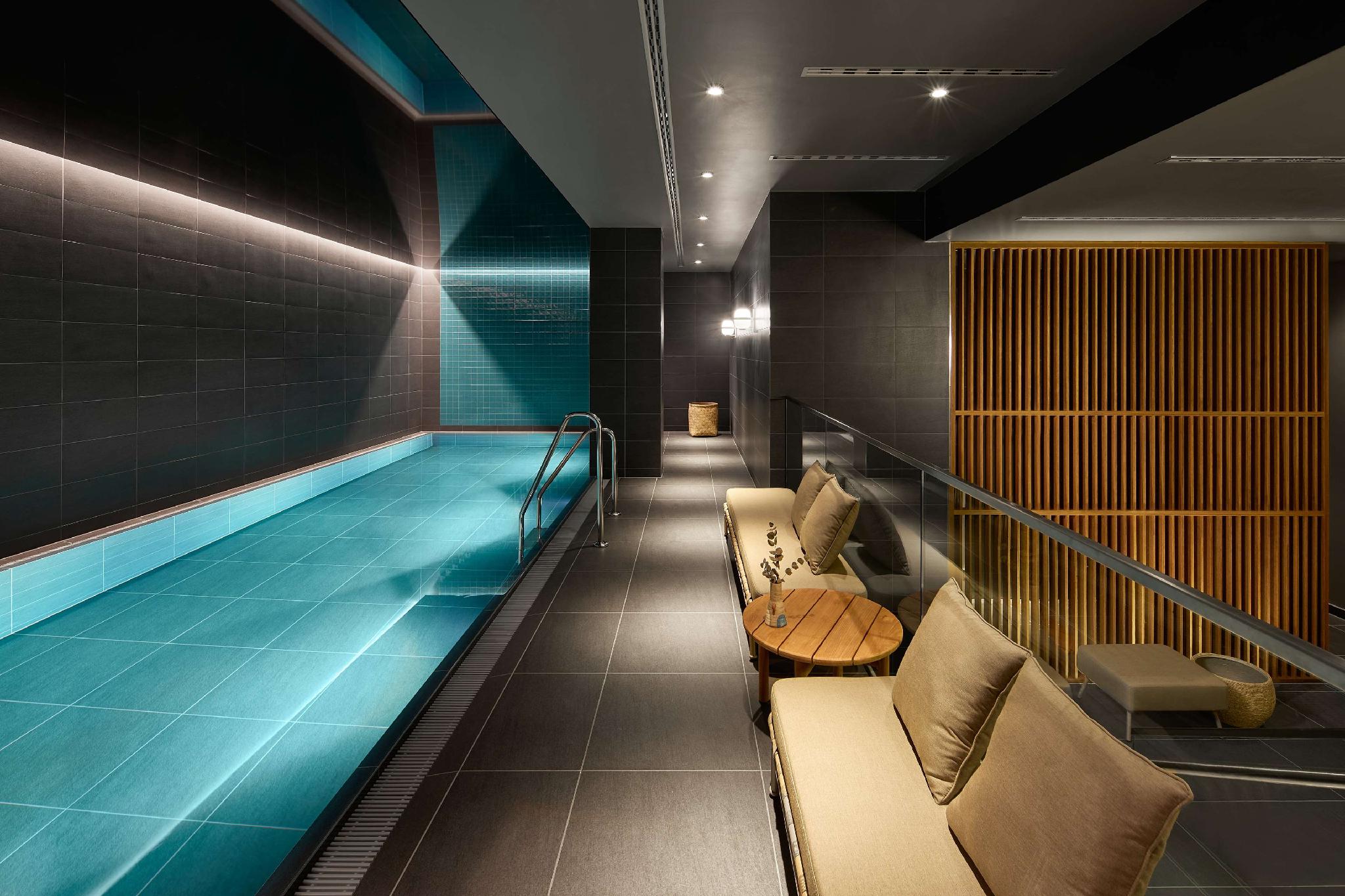 2 BEDROOMS, STUDIO