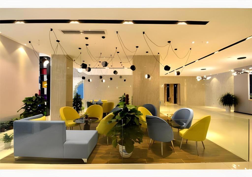 Echarm Hotel (Beihai Railway Station) 45/65