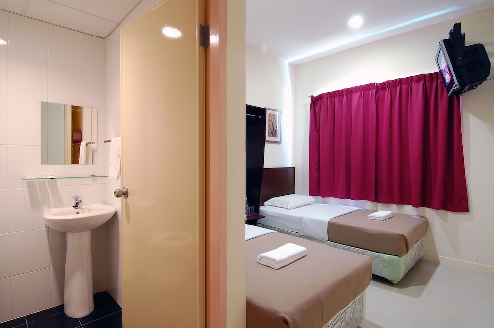 Impiana Mutiara Hotel At Kampung Air 11/24