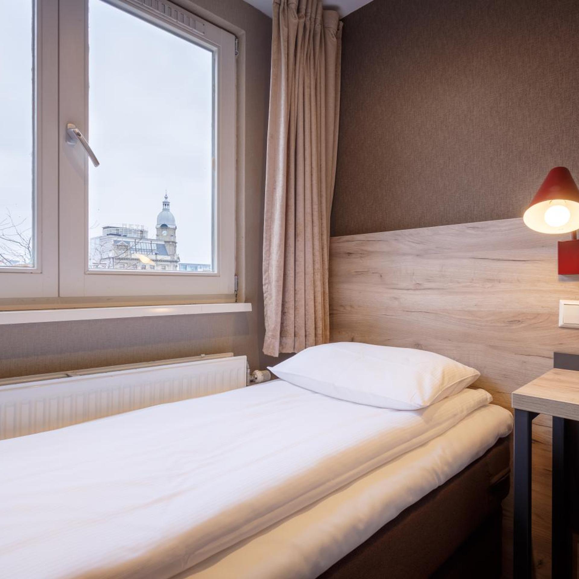 Room, Single