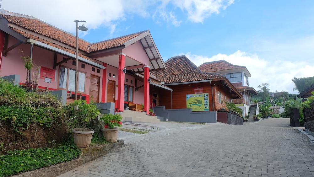 Lembur Incu Syariah Villa by ZUZU 2/46