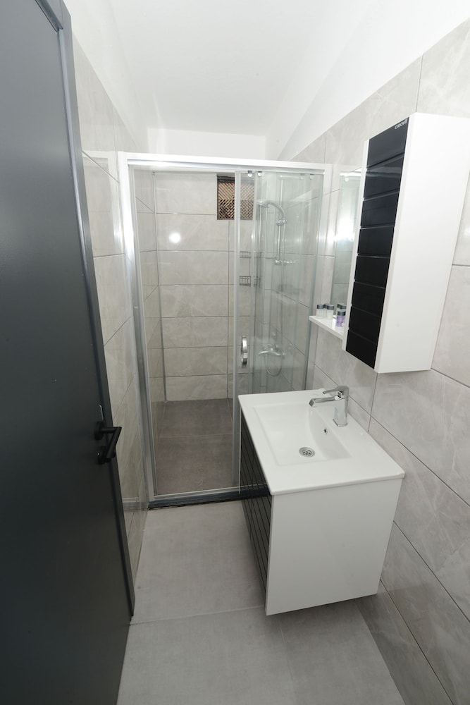 Otel Diyojen 48/50